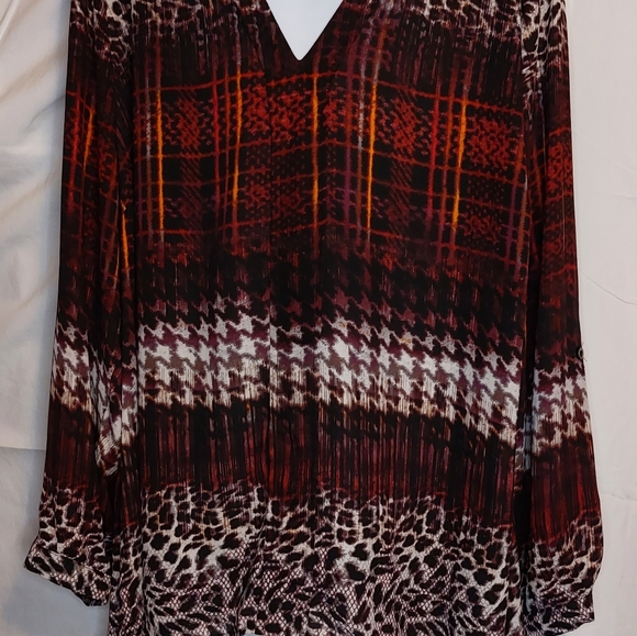 Amazing NY Collection Shark Bite Blouse 2X - Picture 8 of 9